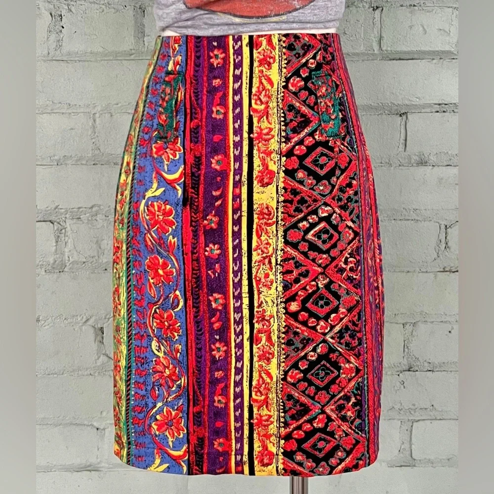 vintage Mini Skirt with Colourful Stripes and Floral Print - Picture 2 of 8